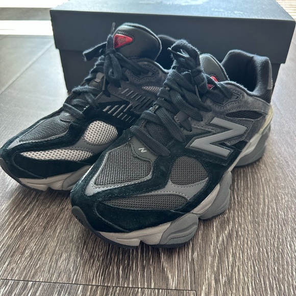 New Balance 9060 Sneakers - Picture 1 of 7